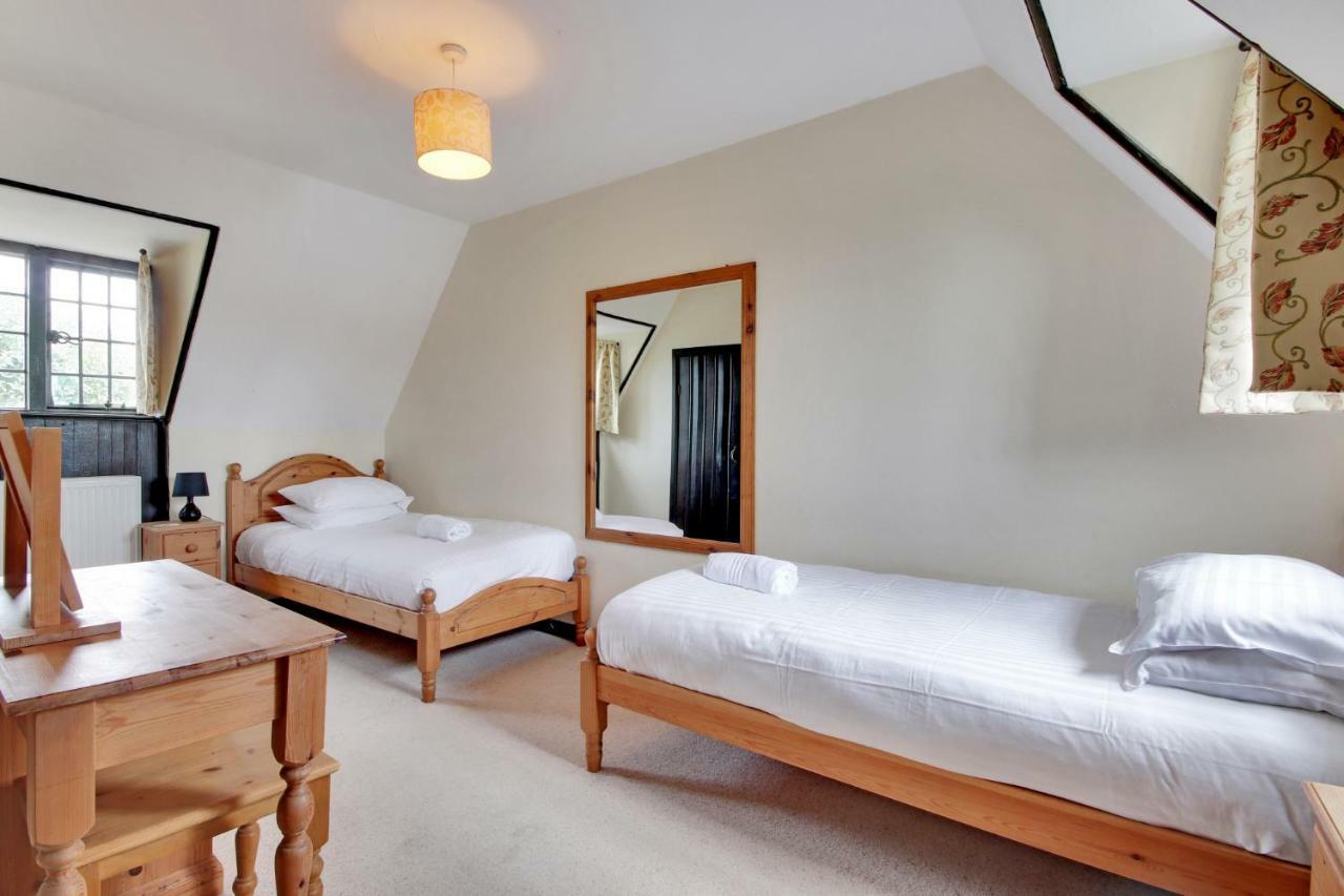 Lympne Castle Cottages Hythe  Esterno foto