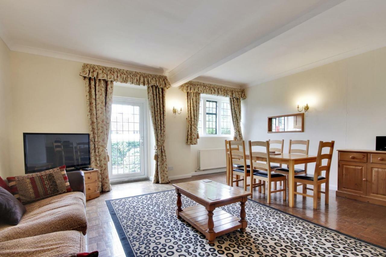 Lympne Castle Cottages Hythe  Esterno foto